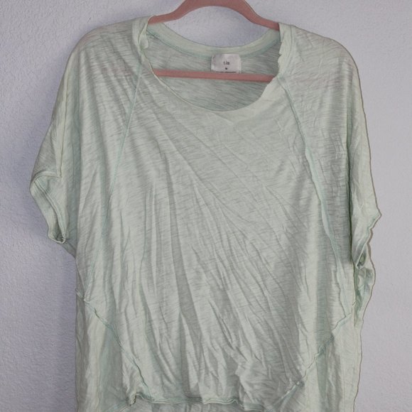 FLOWY TOP - Picture 2 of 3